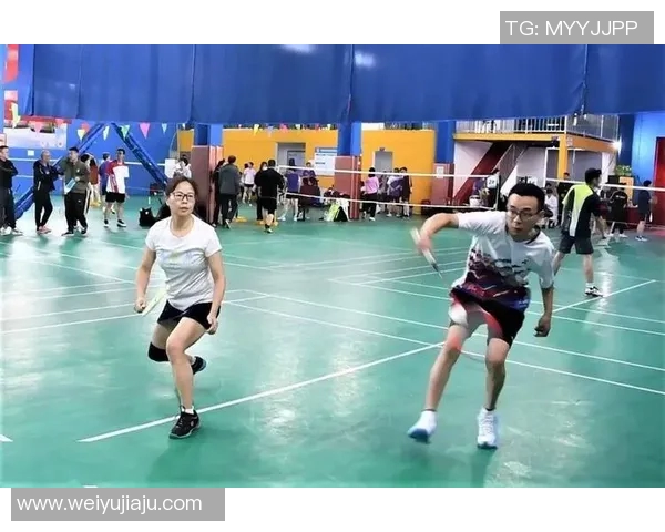 激烈对决泳池争锋游泳比赛现场直播精彩瞬间全程呈现